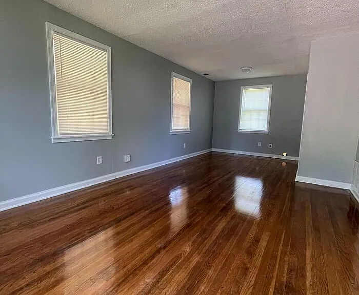 4317 Ferndale Rd — Photo 2