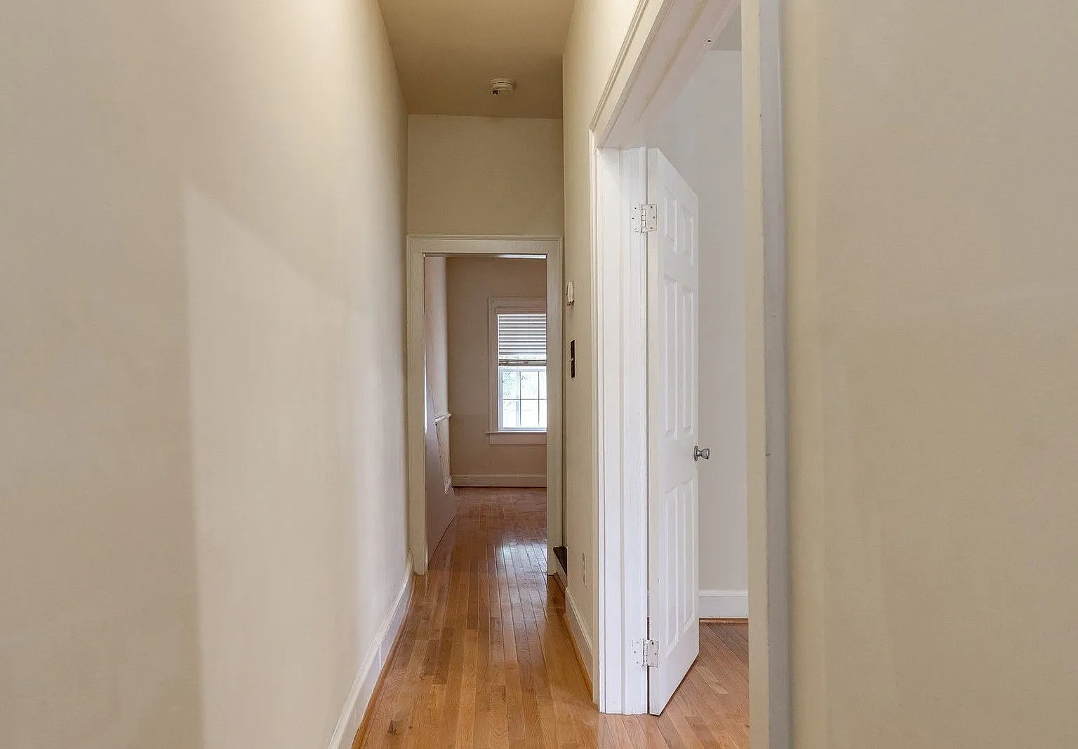 3 bed, 2.0 bath, 1580 sqft, $2,200 — Photo 3