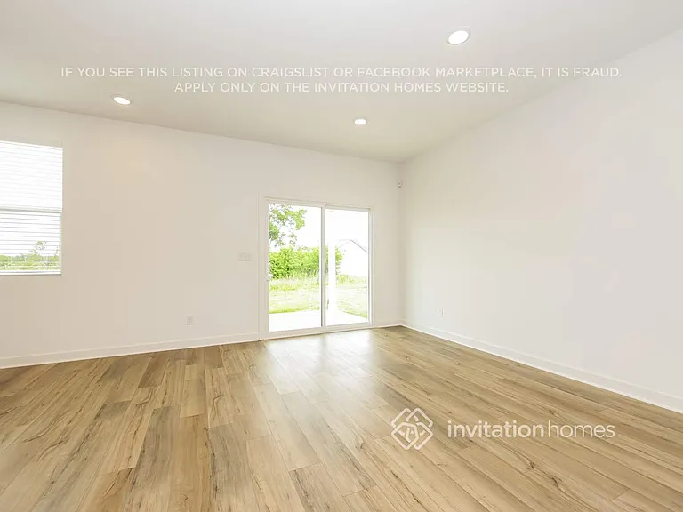 833 Molly Ln — Photo 6