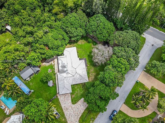 3rd image of 6105 SW 55th Ct