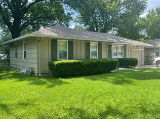 9402 Palmer Ave, Kansas City, MO 64138