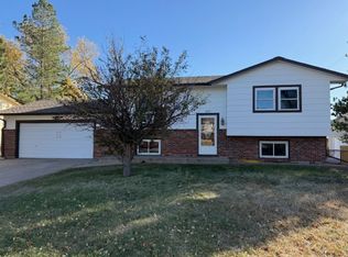 415 Gardenia Dr, Cheyenne, WY 82009