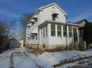 122 E 11th St, Lockport, IL 60441