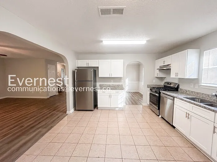 5544 Bluegrass Dr — Photo 6