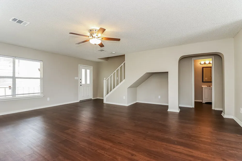 Building Photo - 3156 Pine Valley Dr