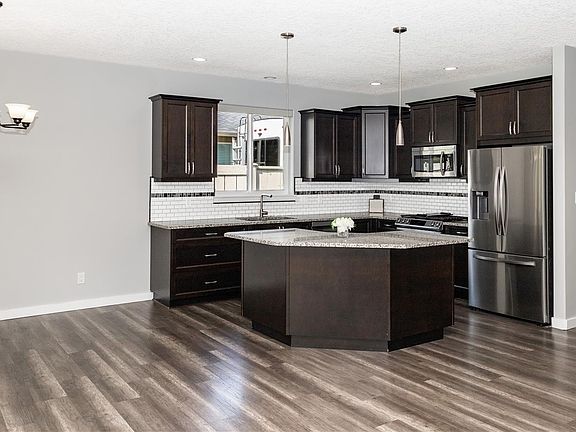 5th image of 117 Strathcona Way