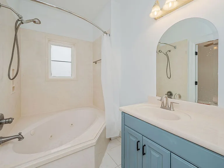 272 Calusa Blvd — Photo 33