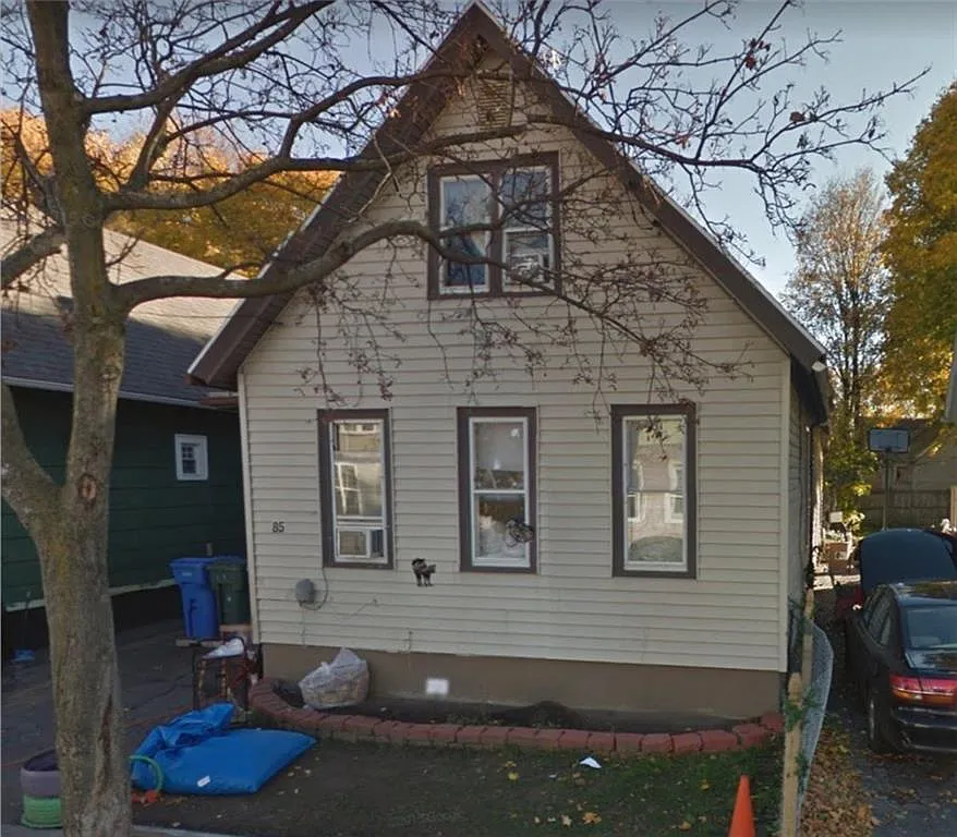85 Radio St photo 1