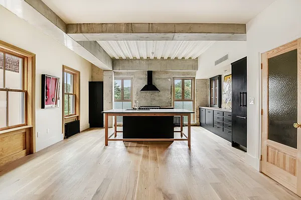 Sold by Compass | media 1