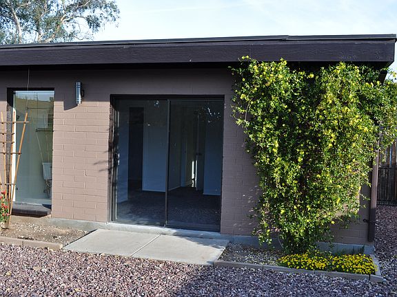 3rd image of 2429 W Paradise Ln