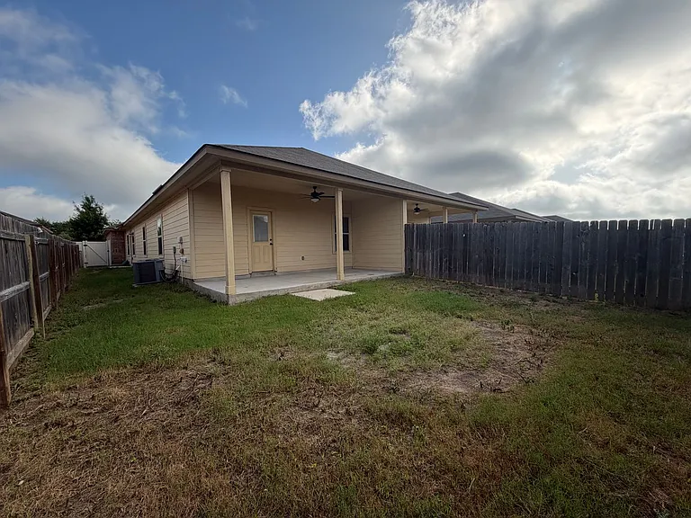 1129 Stanley Way — Photo 18