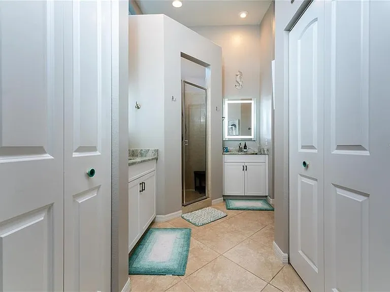 319 Monaco Dr #8 — Photo 20