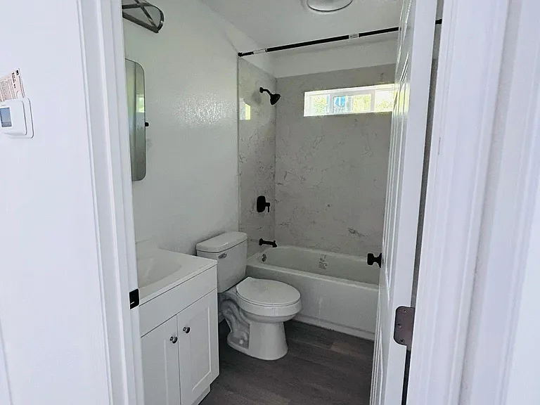 529 W Rimby Ave — Photo 3