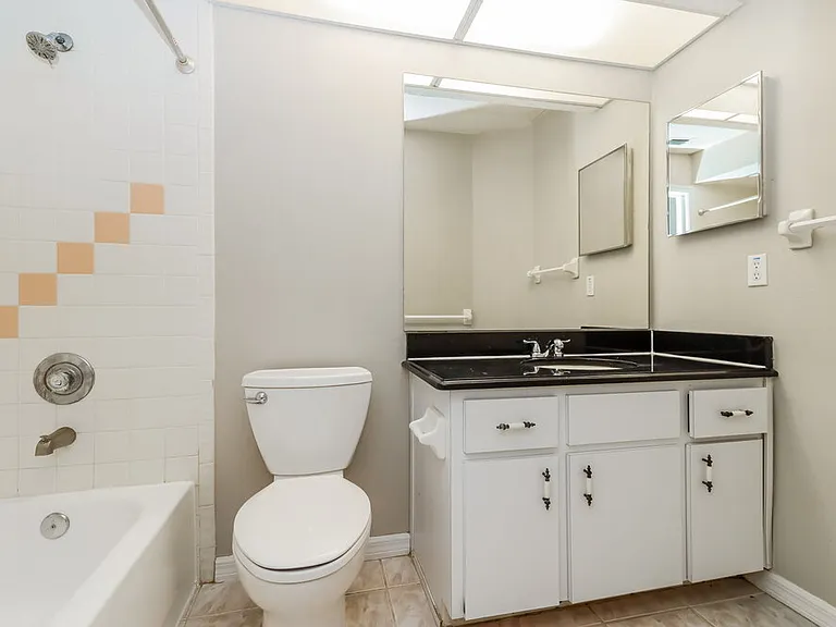 7921 Hathaway Dr — Photo 15