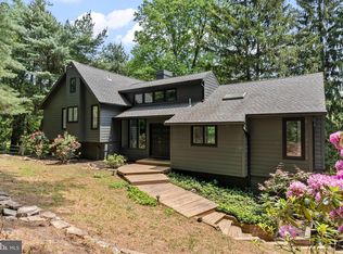 905 Briar Wood Ct, West Chester, PA 19380