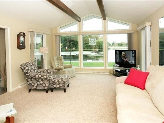 4th image of 4399 Waterview Ave