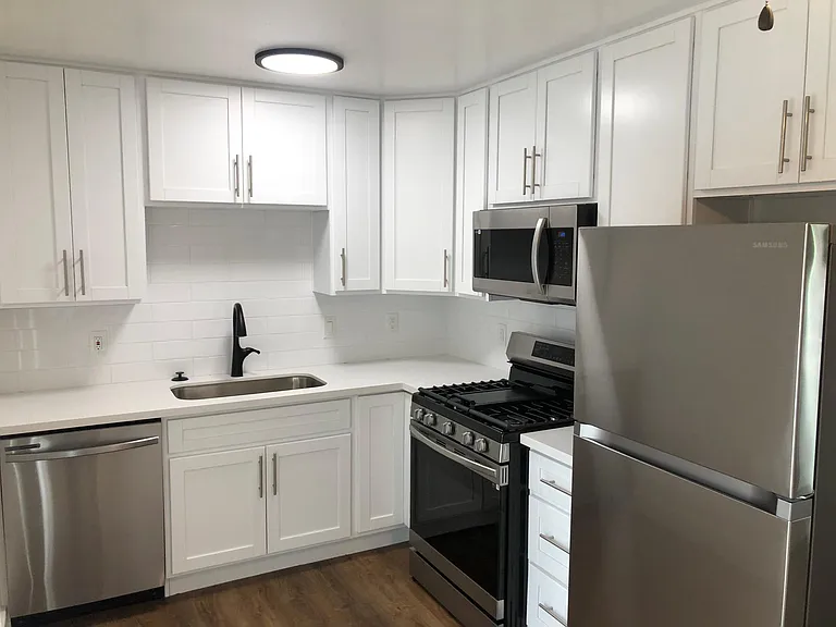 1515 E Oregon Ave #1 — Photo 1