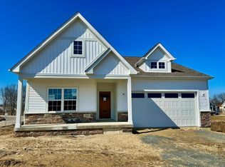2302 Redwood Ln, Chesterton, IN