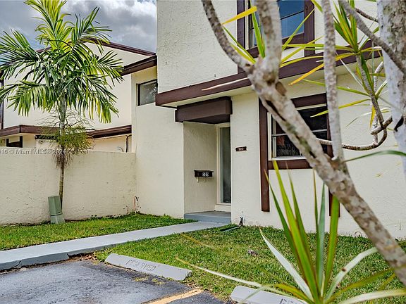3rd image of 520 NW 99th Pl #520