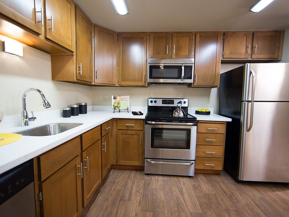 1st image of 3025 NE 137th St APT 312