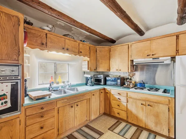64 NM 240, Ranchos de Taos, NM 87557