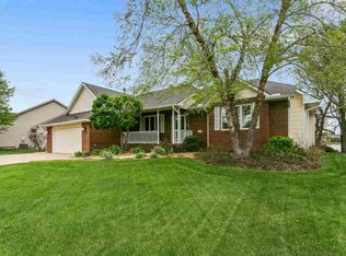210 S Breezy Pointe Cir, Wichita, KS 67235