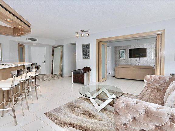 4th image of 3500 Mystic Pointe Dr APT 1008