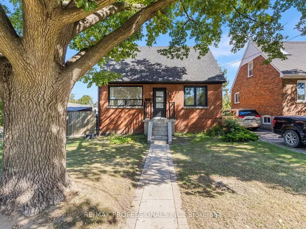27 Brawley Ave, Toronto, ON M8Z 4Z2