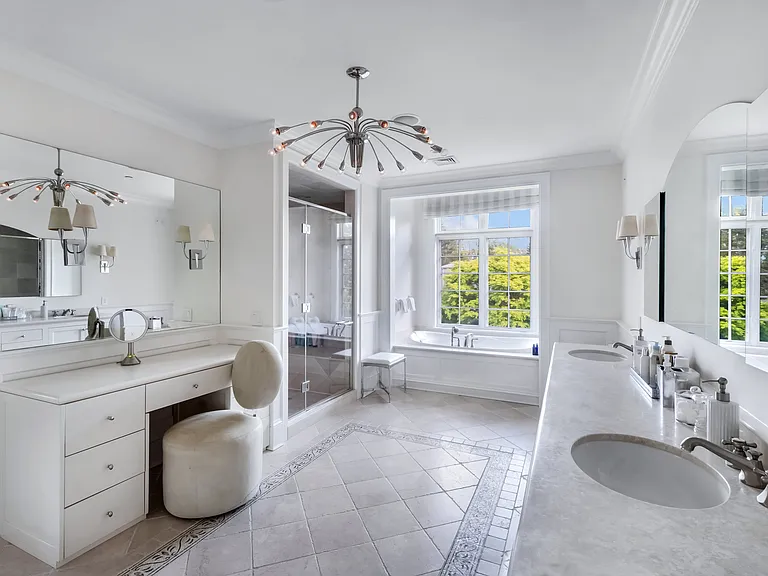 77 Jericho Rd — Photo 13
