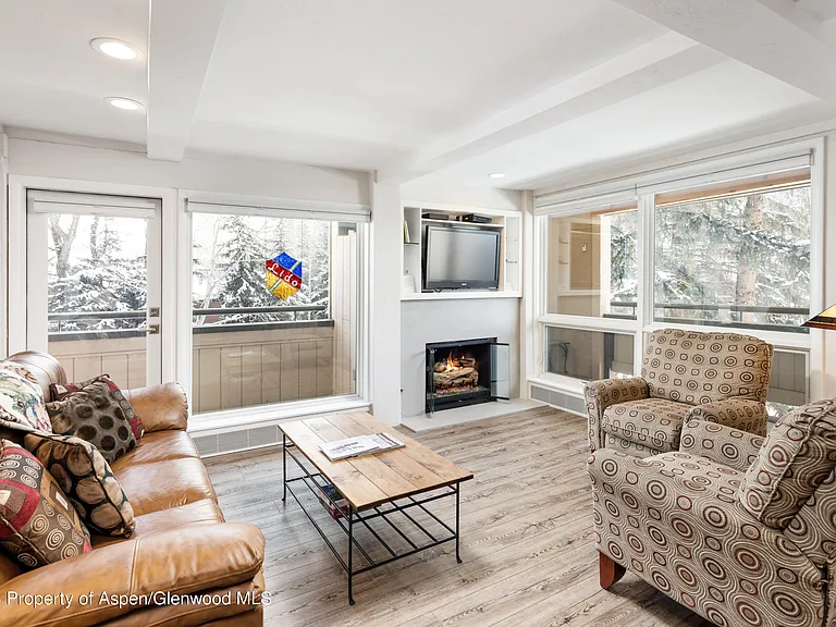 600 E Main St #310 — Photo 12