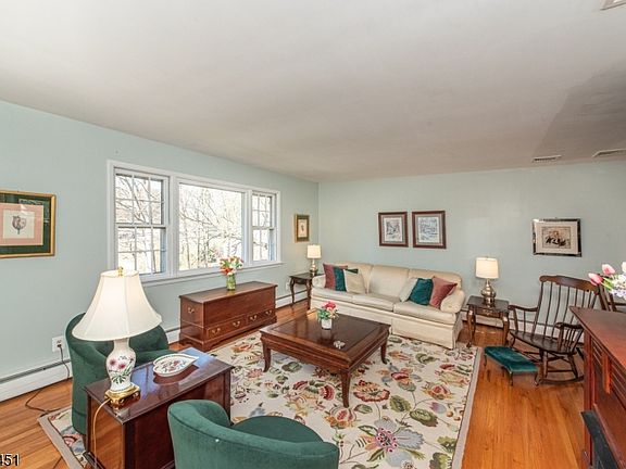 4th image of 103 Cedar Rd