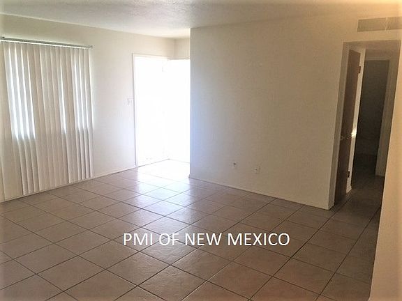3rd image of 1604 Gladys Dr APT B