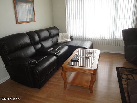 3rd image of 49 W Meisenheimer Rd