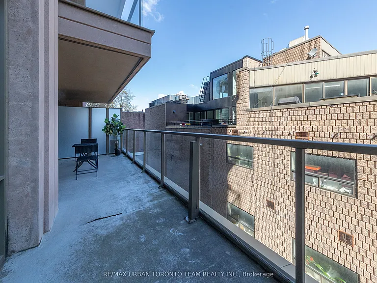 80 Yorkville Ave #303 — Photo 39