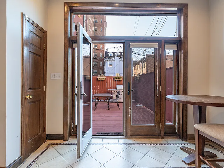 1820 Calvert St NW — Photo 25