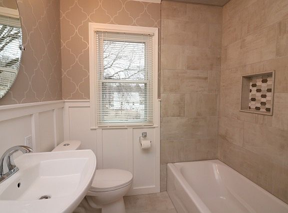 4th image of 5842 Grant St