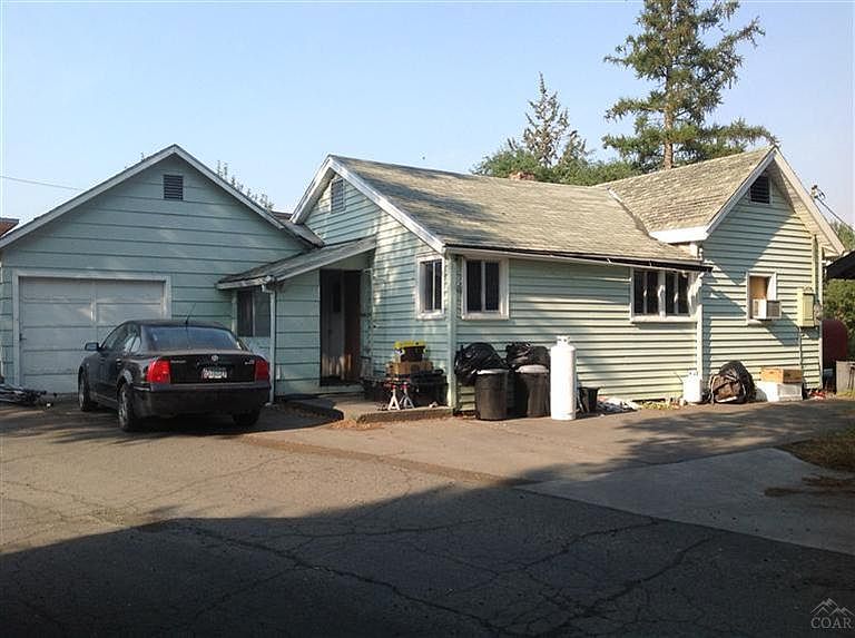2nd image of 32 NW Shasta Pl