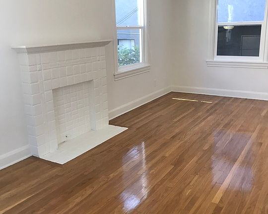 3rd image of 1447 N Alta Vista Blvd