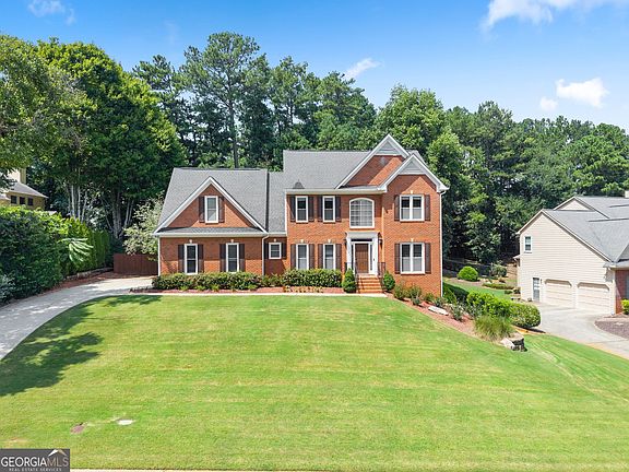 2nd image of 390 Woodbrook Way