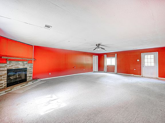 3rd image of 8740 Huggin Hollow Rd