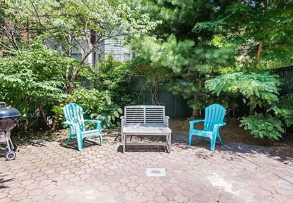 5th image of 27 Irving Pl APT 1B