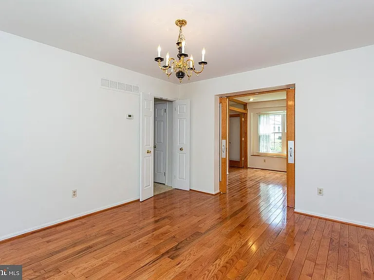 1112 Evergreen Ave — Photo 4