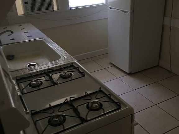 3rd image of 638 3rd Ave S APT 5