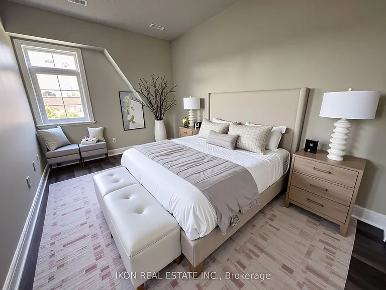 67 Sprucedale Way E — Photo 5