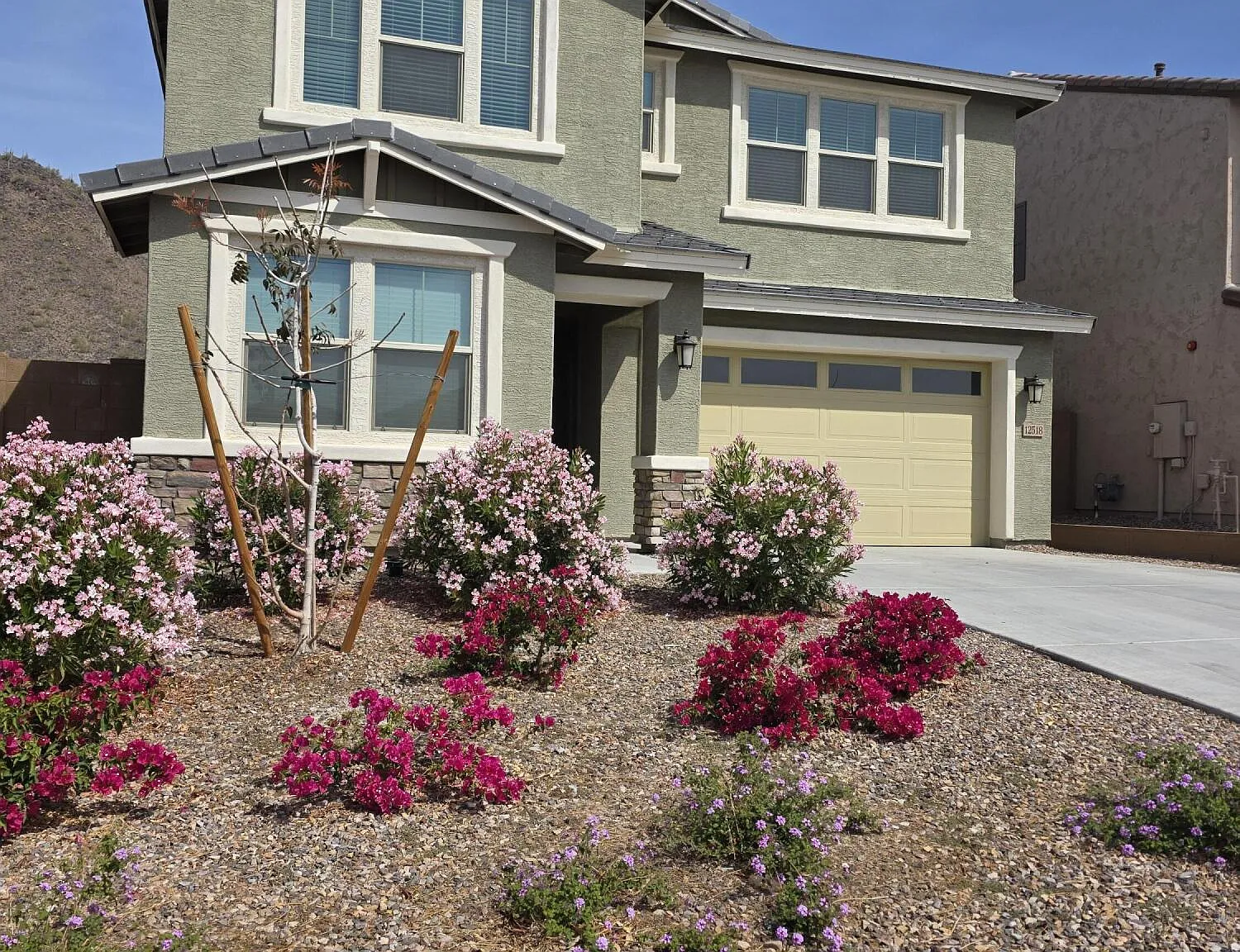 4 bed, 3.0 bath, 2546 sqft, $2,425 — Photo 1