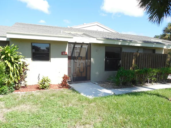 81 Meadows Dr, Boynton Beach, FL 33436