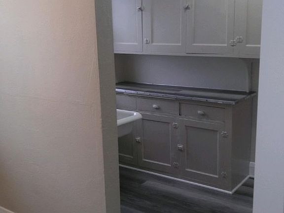 3rd image of 1090 Thomas Ave APT 4