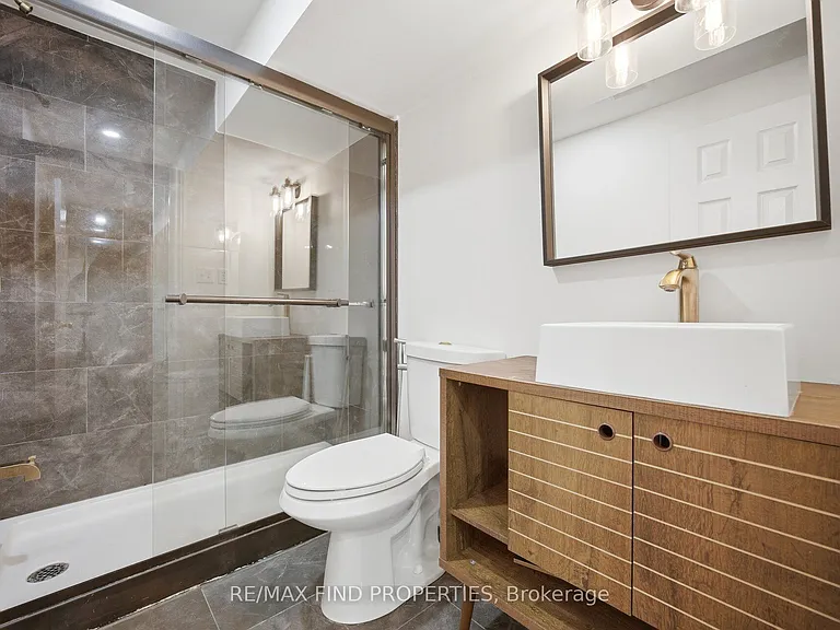 75 Harris Blvd — Photo 43