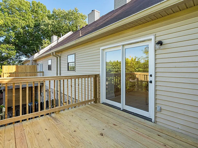 304 Deerpoint Dr — Photo 20