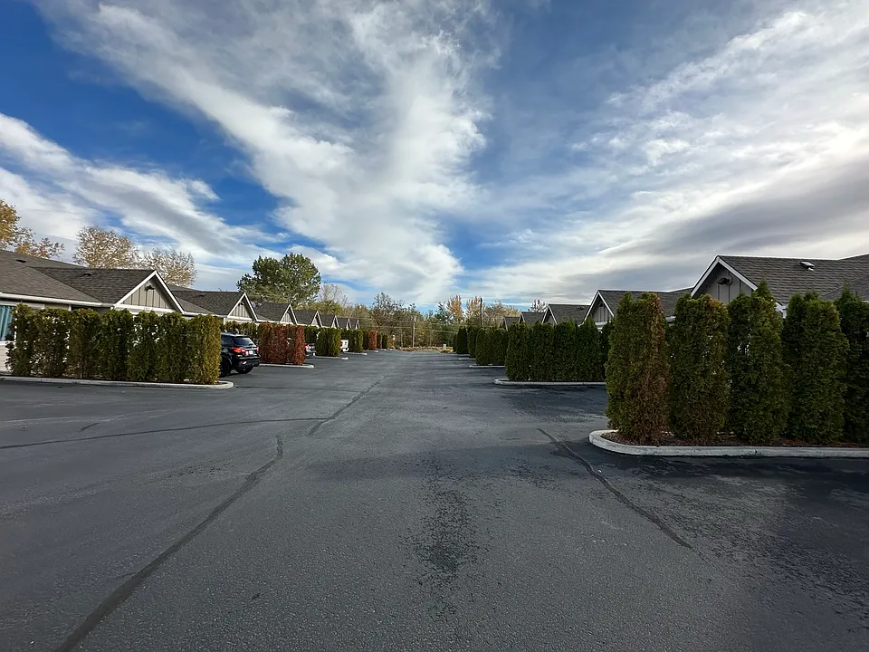 71 S 39th Ave #105
